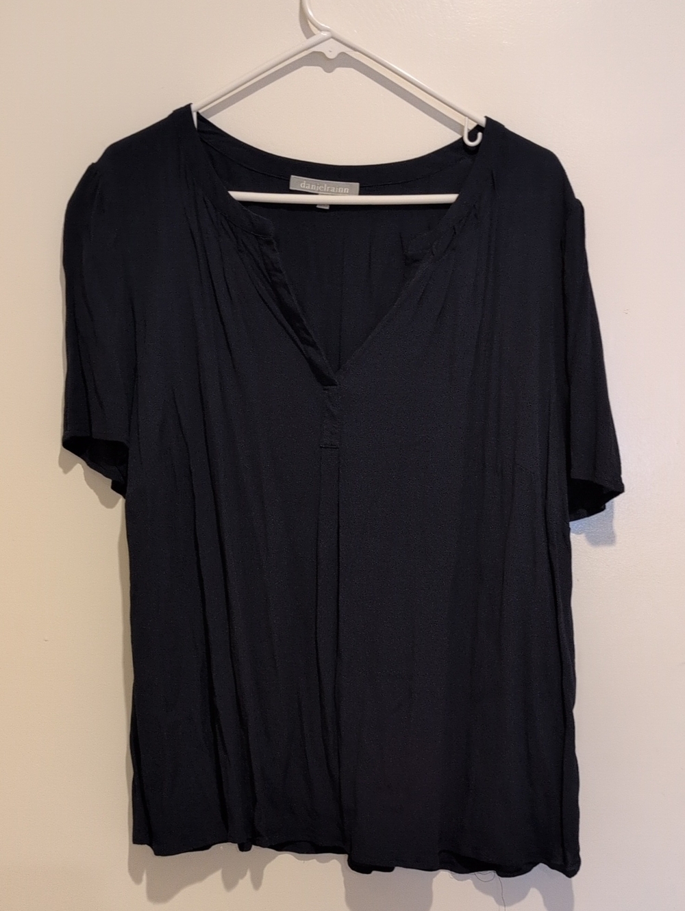Daniel Rainn Black V-Neck Short Sleeve Tunic Top